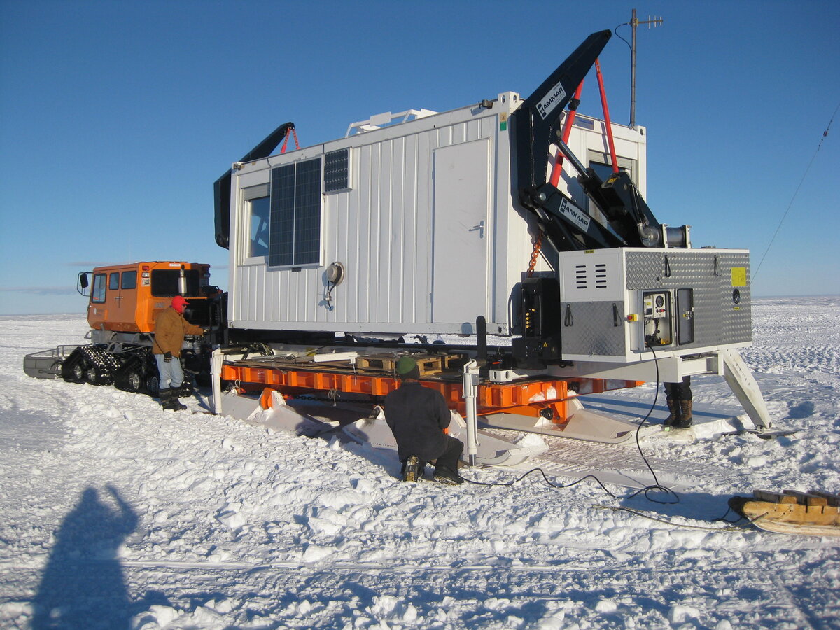 Hammar Lift loads Operations box onto sled