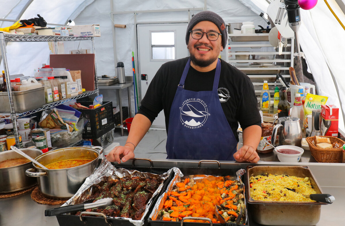 ALE Chef serves a hot meal at South Pole Camp
