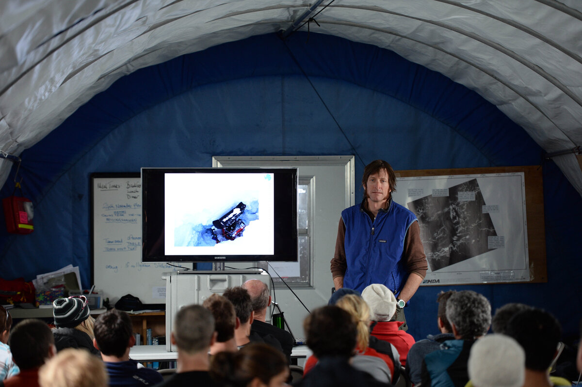 Lecture about glacier safety