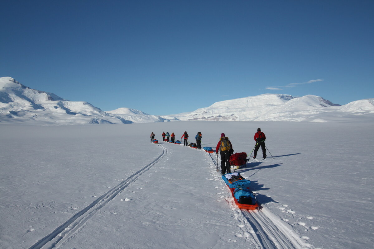 Team skis away from drop-off point, toward Axel Heiberg Glacier