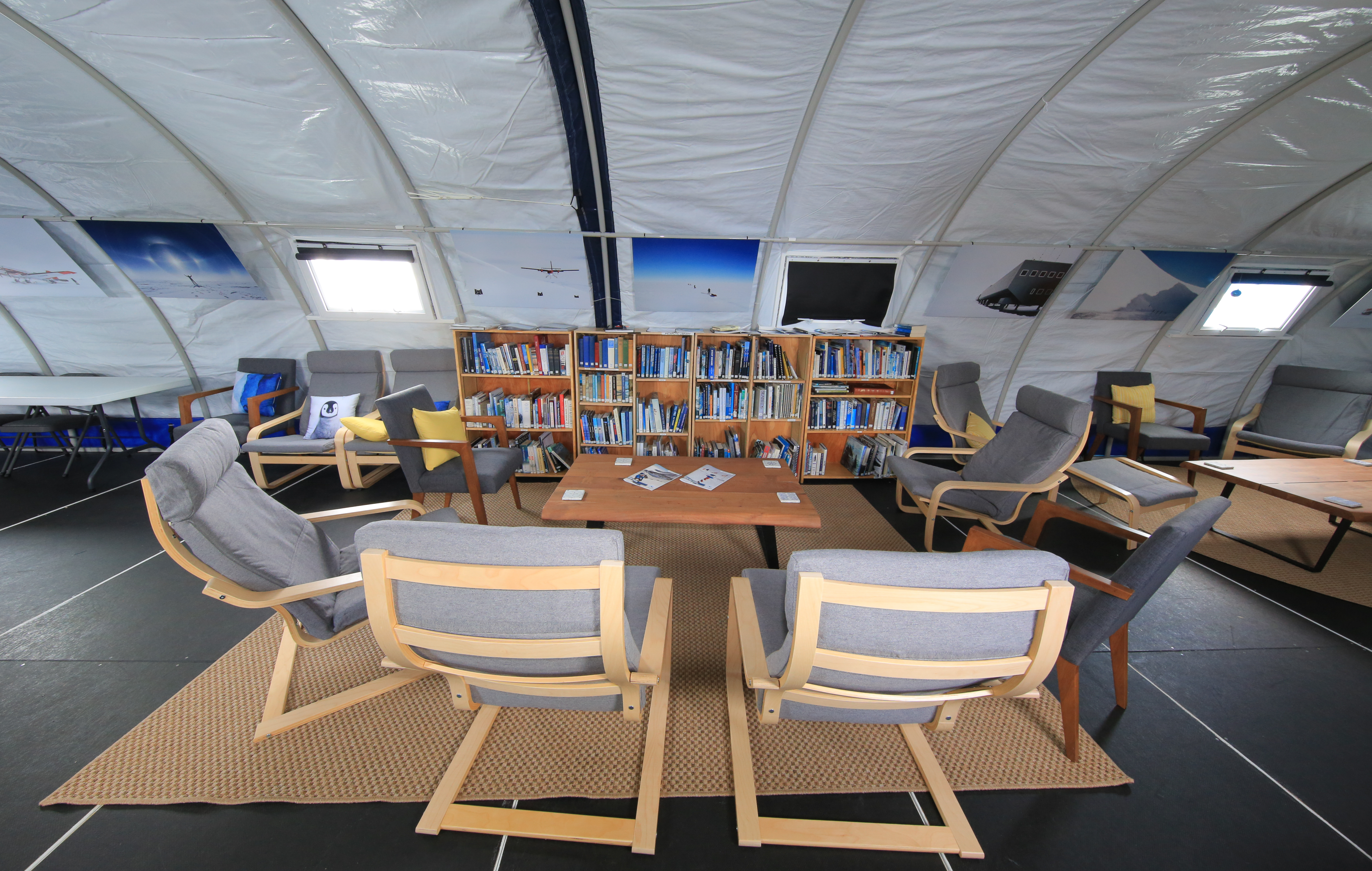 The Yelcho lounge includes a library of polar books