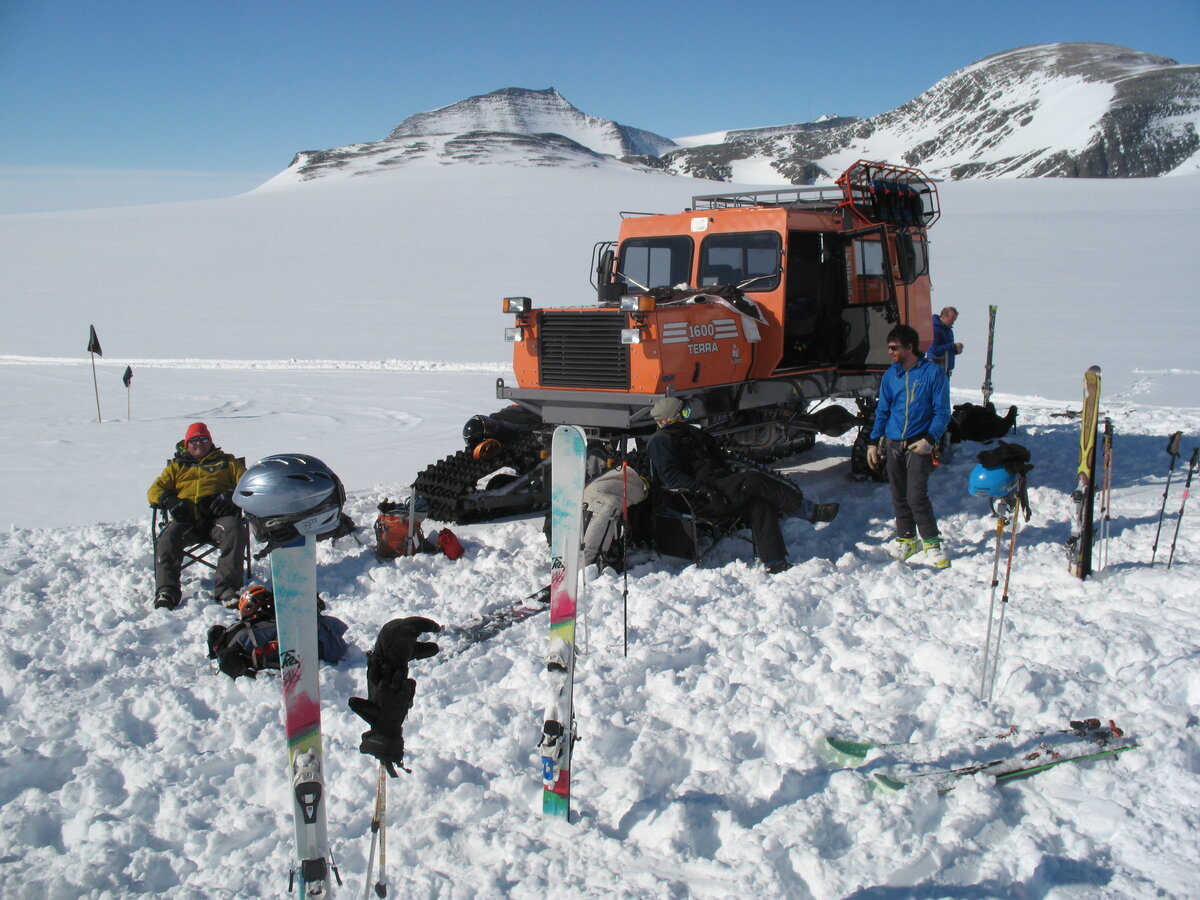 Ski Antarctica field camp in Larson Valley