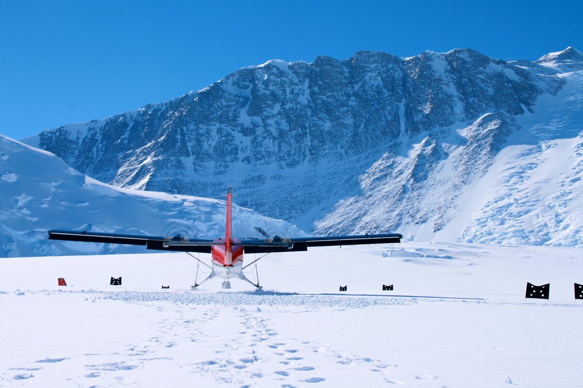 Twin Otter aircraft lands on the skiway at Vinson Base